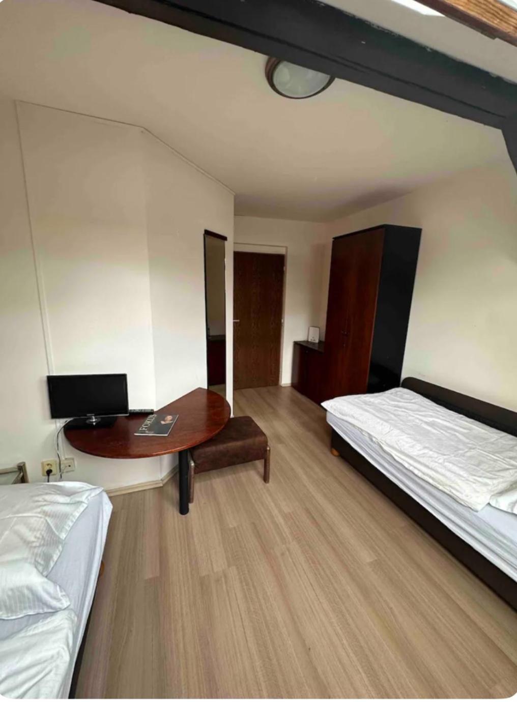Private Apartment Near The Centre Братислава Экстерьер фото