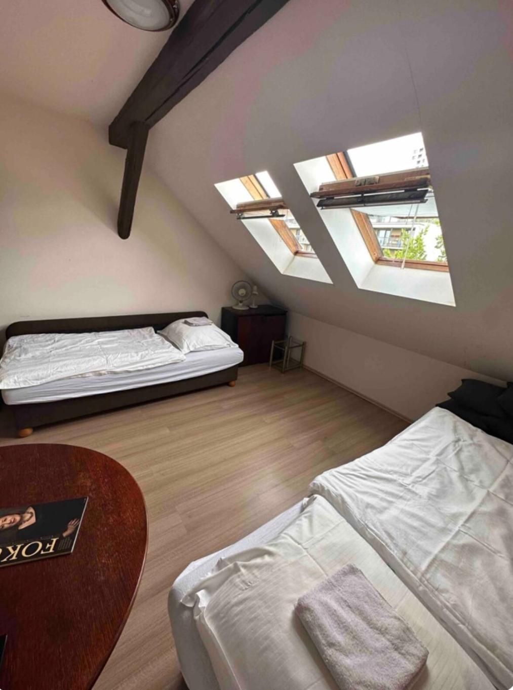 Private Apartment Near The Centre Братислава Экстерьер фото